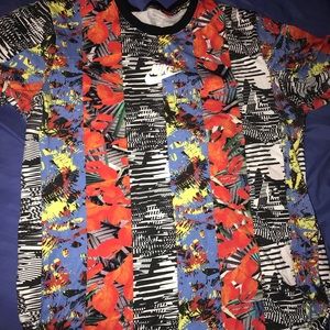Nike shirt size medium